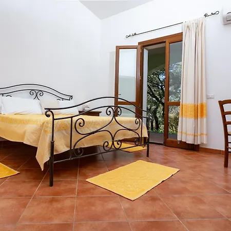 Monte Pirastru Landhaus *